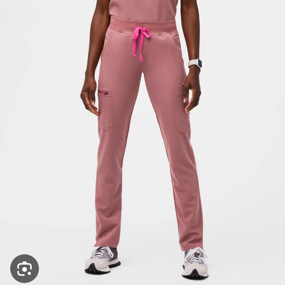 🌟FINAL SALE🌟NWT Figs * Limited Edition Mauve Yola 2.0 Skinny scrub pants
